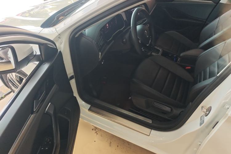 Used Volkswagen Sagitar 2022 280TSI DSG Excellence Edition Driver Seat