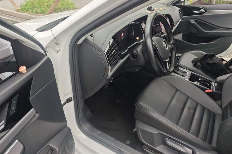 Used Volkswagen Sagitar 2022 280TSI DSG Excellence Edition Driver Seat