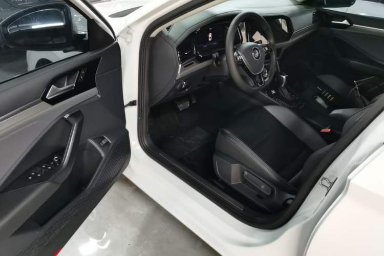 Used Volkswagen Sagitar 2022 280TSI DSG Excellence Edition Driver Seat