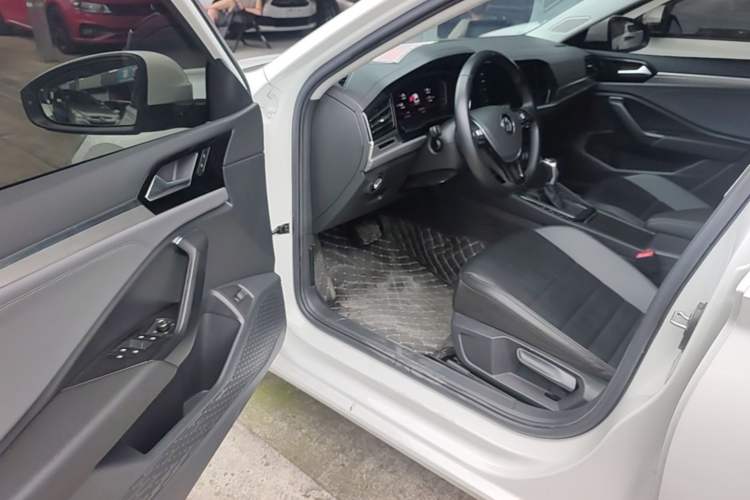 Used Volkswagen Sagitar 2022 280TSI DSG Excellence Edition Driver Seat