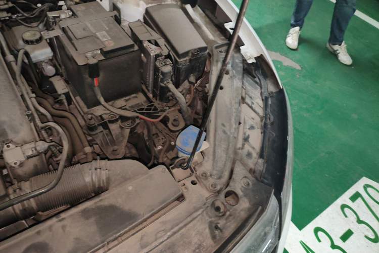 Used Volkswagen Sagitar 2022 280TSI DSG Excellence Edition Engine Bay Left