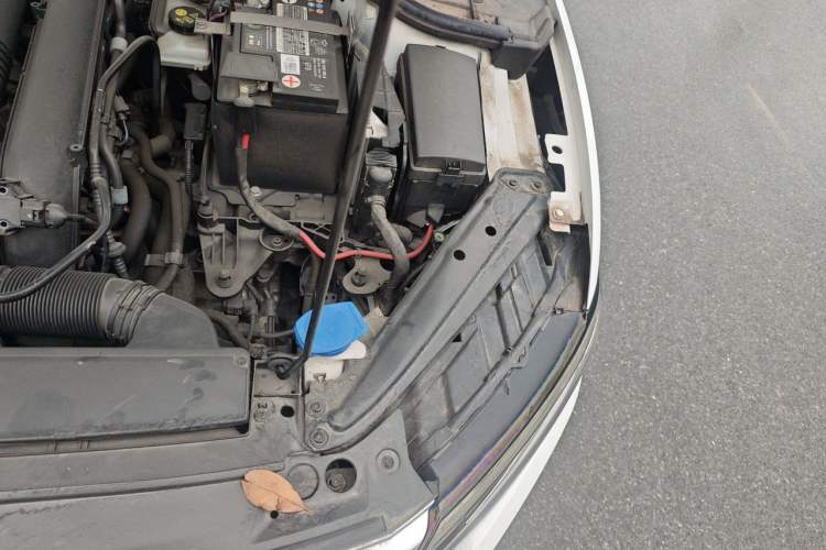 Used Volkswagen Sagitar 2022 280TSI DSG Excellence Edition Engine Bay Left