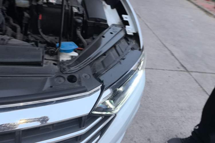 Used Volkswagen Sagitar 2022 280TSI DSG Flyover Edition Engine Bay Left