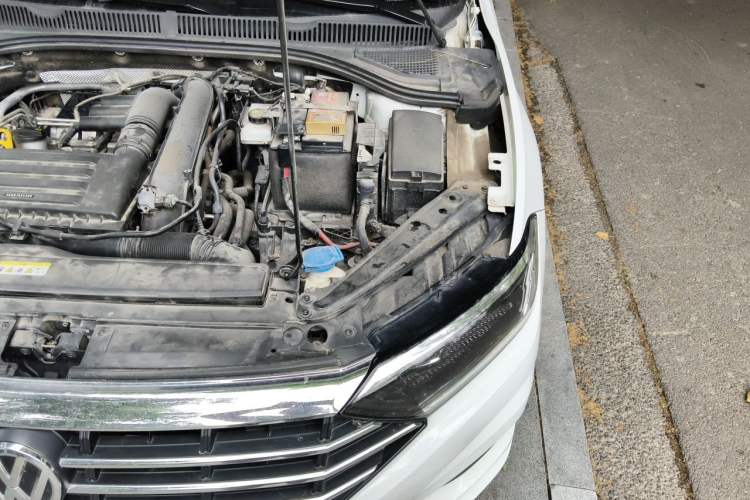 Used Volkswagen Sagitar 2022 280TSI DSG Excellence Edition Engine Bay Left