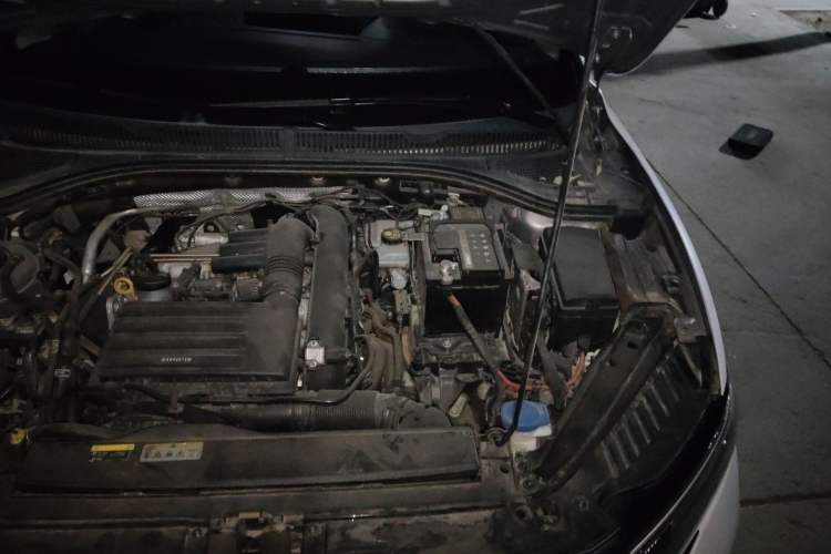 Used Volkswagen Sagitar 2022 280TSI DSG Excellence Edition Engine Bay Left