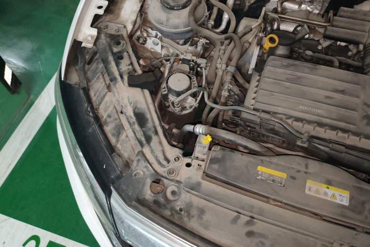 Used Volkswagen Sagitar 2022 280TSI DSG Excellence Edition Engine Bay Right