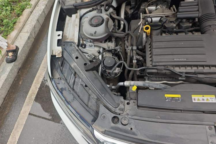 Used Volkswagen Sagitar 2022 280TSI DSG Excellence Edition Engine Bay Right