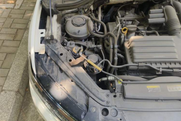 Used Volkswagen Sagitar 2022 280TSI DSG Excellence Edition Engine Bay Right