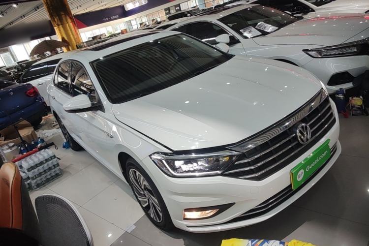 Used Volkswagen Sagitar 2022 280TSI DSG Excellence Edition Front Right 45 Deg