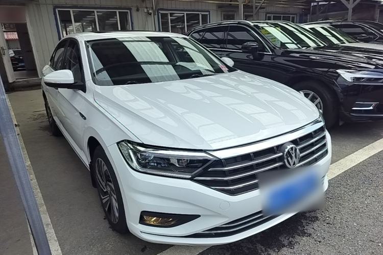 Used Volkswagen Sagitar 2022 280TSI DSG Flyover Edition Front Right 45 Deg