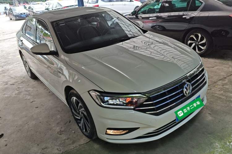 Used Volkswagen Sagitar 2022 280TSI DSG Flyover Edition Front Right 45 Deg