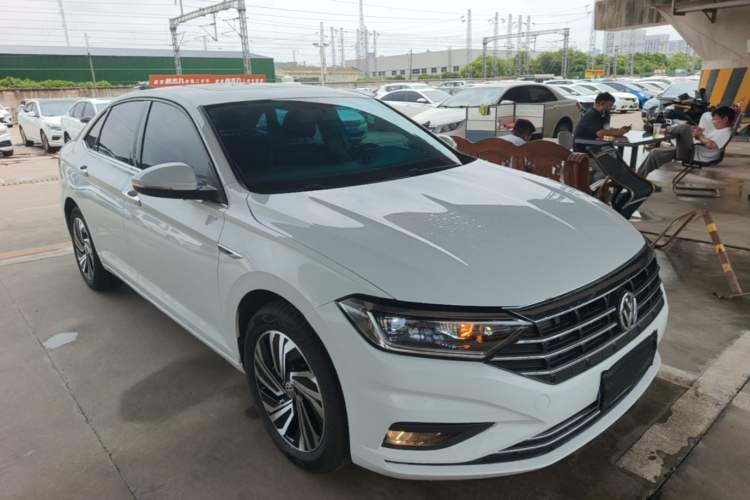 Used Volkswagen Sagitar 2022 280TSI DSG Flyover Edition Front Right 45 Deg