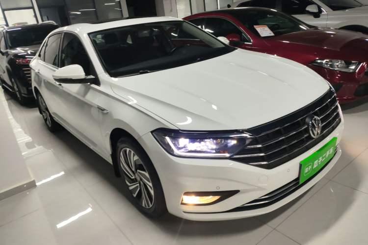 Used Volkswagen Sagitar 2022 280TSI DSG Excellence Edition Front Right 45 Deg