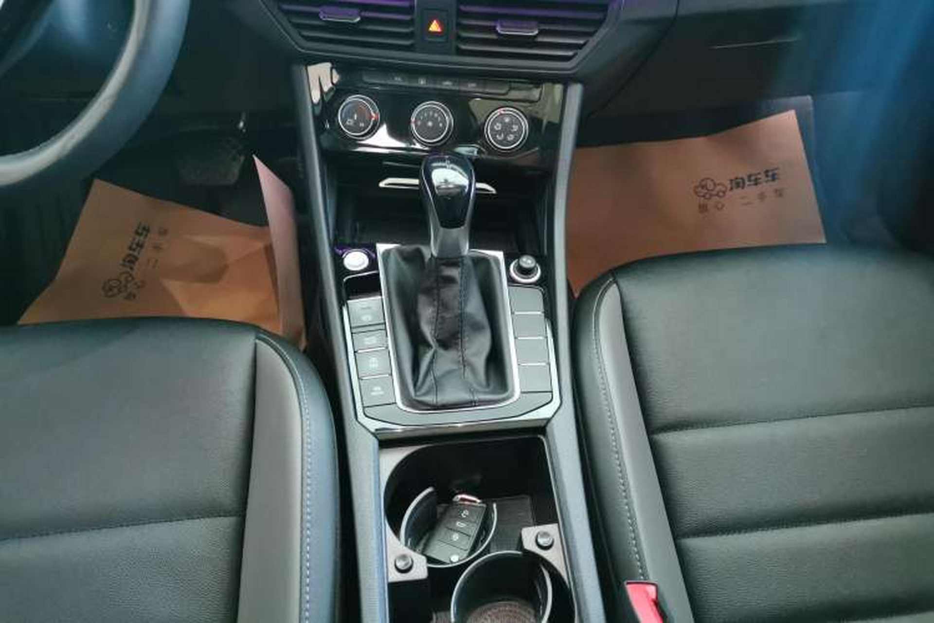 Used Volkswagen Sagitar 2022 280TSI DSG Excellence Edition Gear Lever