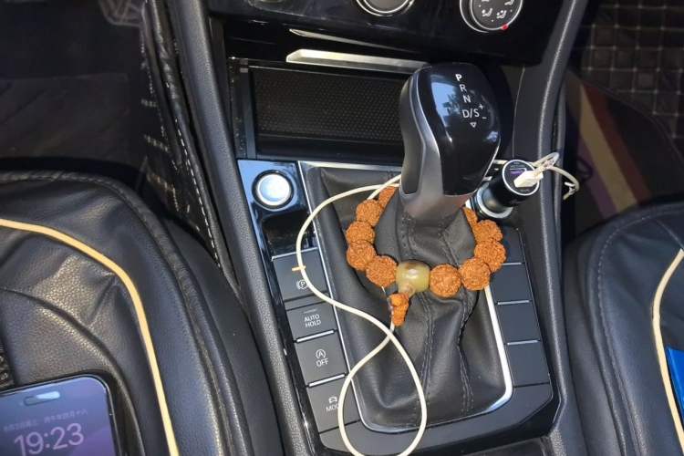 Used Volkswagen Sagitar 2022 280TSI DSG Flyover Edition Gear Lever
