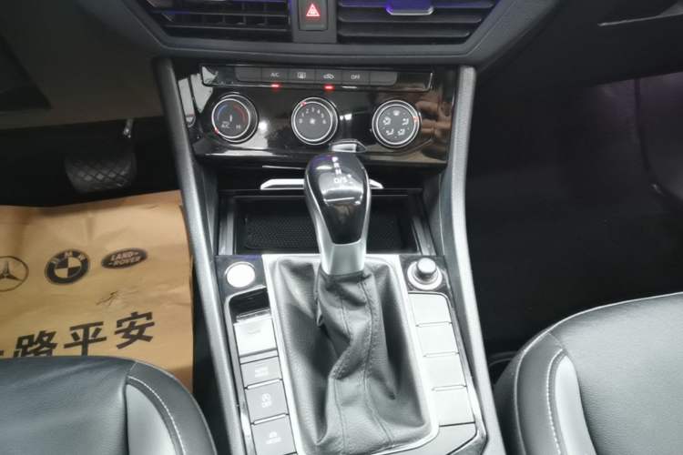 Used Volkswagen Sagitar 2022 280TSI DSG Flyover Edition Gear Lever