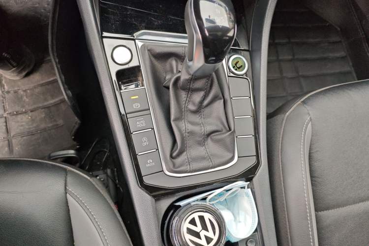 Used Volkswagen Sagitar 2022 280TSI DSG Flyover Edition Gear Lever