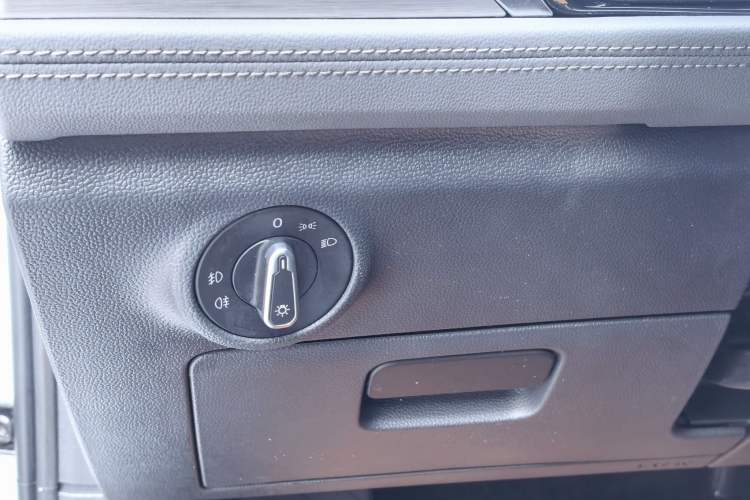 Used Volkswagen Sagitar 2022 280TSI DSG Excellence Edition Interior 3