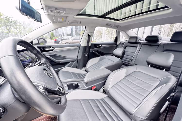 Used Volkswagen Sagitar 2022 280TSI DSG Flyover Edition Interior 4