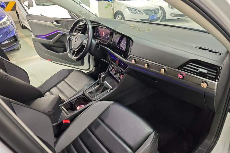 Used Volkswagen Sagitar 2022 280TSI DSG Flyover Edition Interior 4