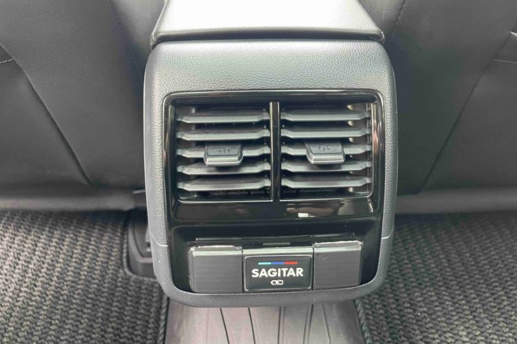 Used Volkswagen Sagitar 2022 280TSI DSG Excellence Edition Interior 4