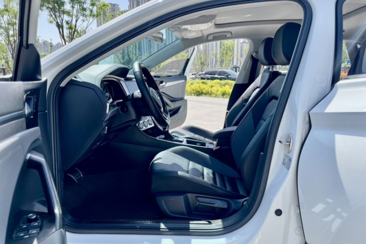 Used Volkswagen Sagitar 2022 280TSI DSG Excellence Edition Interior 5