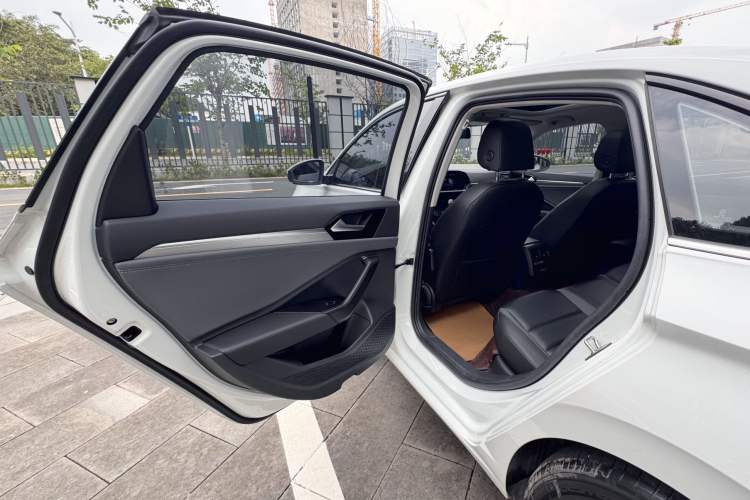 Used Volkswagen Sagitar 2022 280TSI DSG Flyover Edition Interior 6
