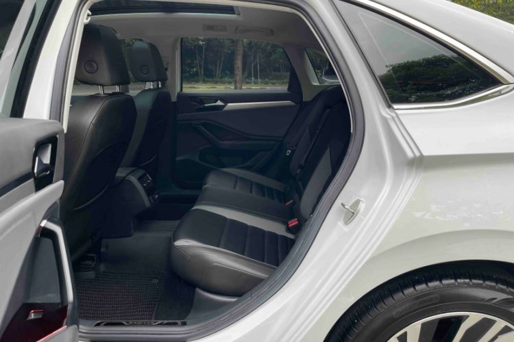 Used Volkswagen Sagitar 2022 280TSI DSG Excellence Edition Interior 7