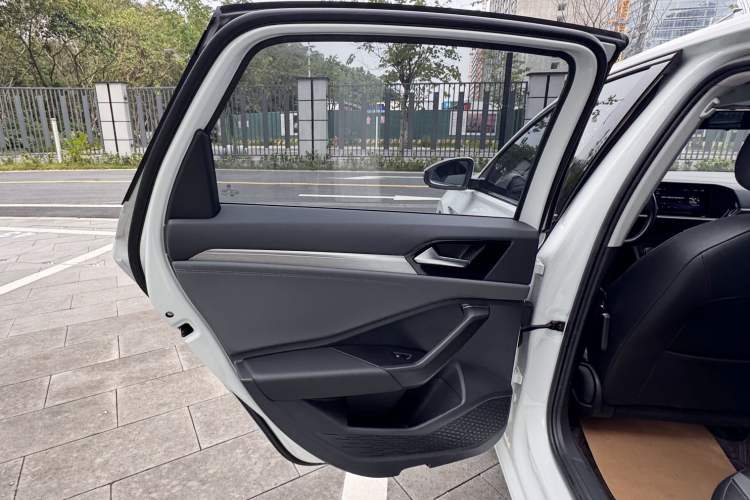 Used Volkswagen Sagitar 2022 280TSI DSG Flyover Edition Interior 8