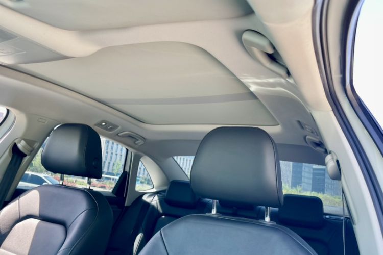 Used Volkswagen Sagitar 2022 280TSI DSG Excellence Edition Interior 8
