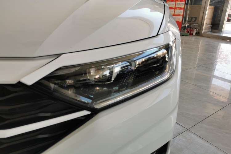 Used Volkswagen Sagitar 2022 280TSI DSG Excellence Edition Left Front Headlight