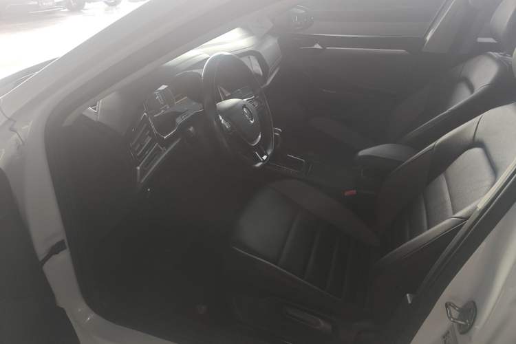 Used Volkswagen Sagitar 2022 280TSI DSG Flyover Edition Left Front Seat