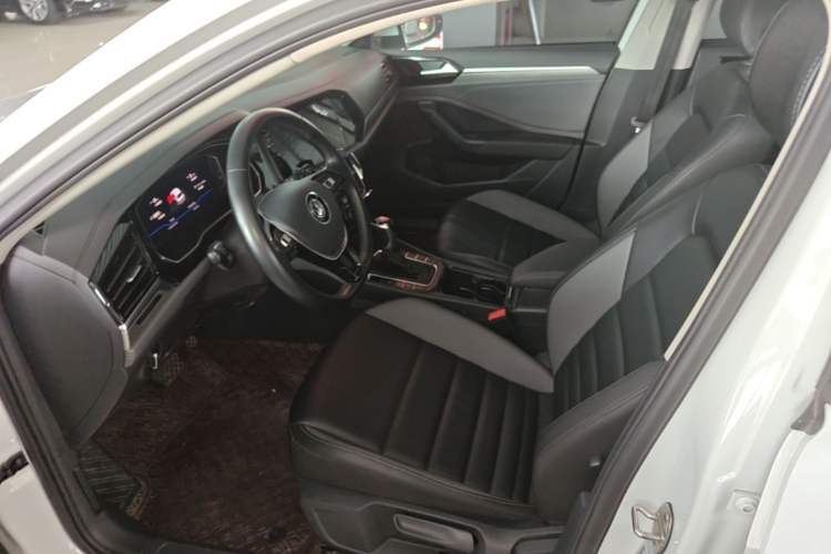 Used Volkswagen Sagitar 2022 280TSI DSG Excellence Edition Left Front Seat