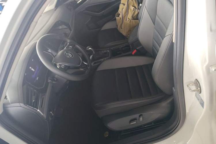 Used Volkswagen Sagitar 2022 280TSI DSG Flyover Edition Left Front Seat