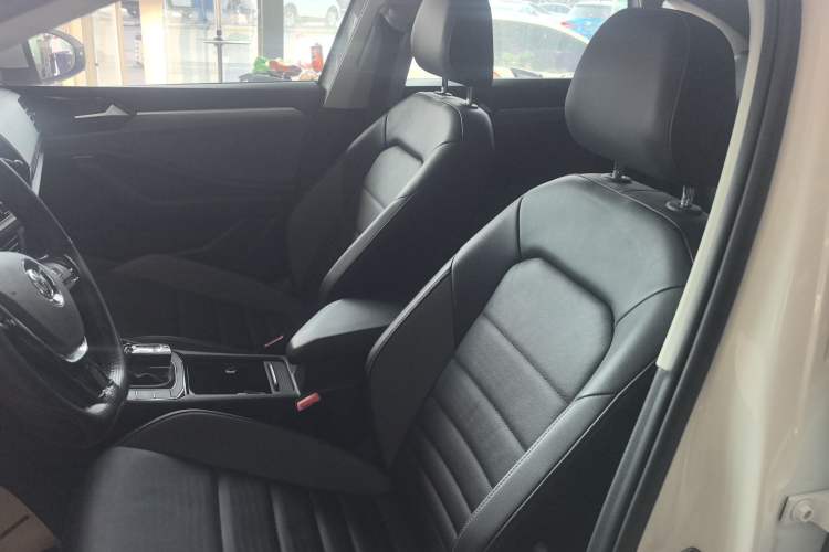 Used Volkswagen Sagitar 2022 280TSI DSG Flyover Edition Left Front Seat