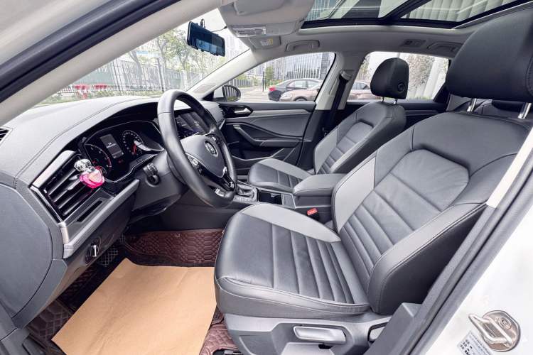 Used Volkswagen Sagitar 2022 280TSI DSG Flyover Edition Left Front Seat
