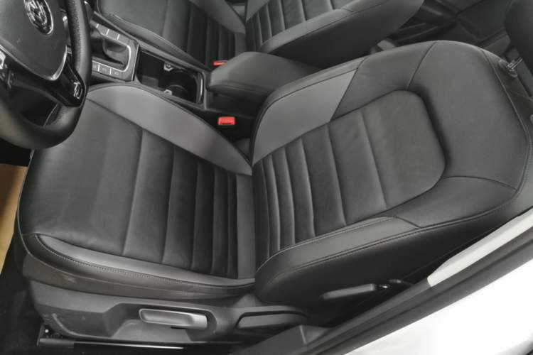 Used Volkswagen Sagitar 2022 280TSI DSG Flyover Edition Left Front Seat