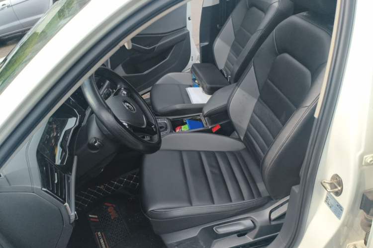Used Volkswagen Sagitar 2022 200TSI DSG Flyover Edition Left Front Seat
