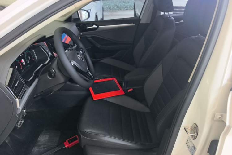 Used Volkswagen Sagitar 2022 280TSI DSG Flyover Edition Left Front Seat
