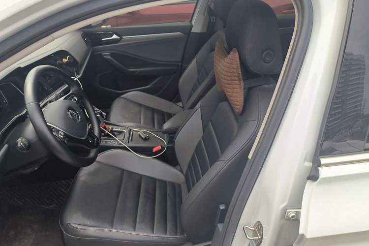 Used Volkswagen Sagitar 2022 280TSI DSG Excellence Edition Left Front Seat