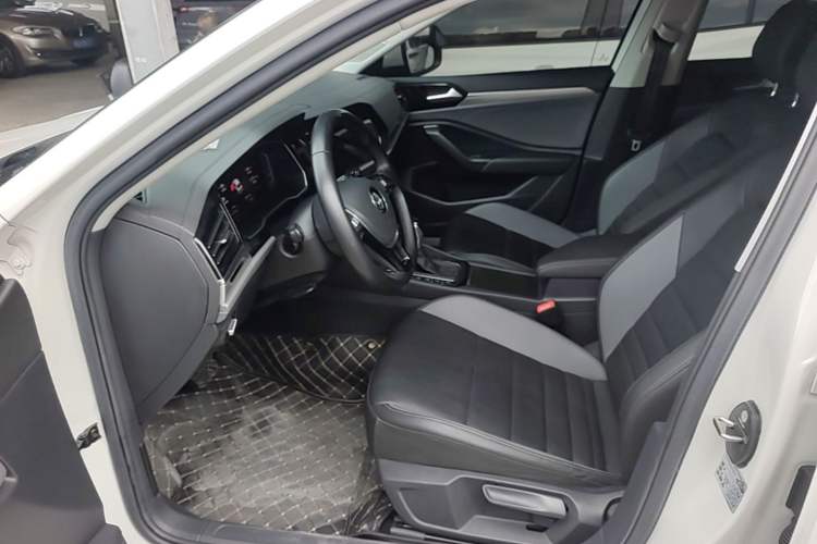 Used Volkswagen Sagitar 2022 280TSI DSG Excellence Edition Left Front Seat