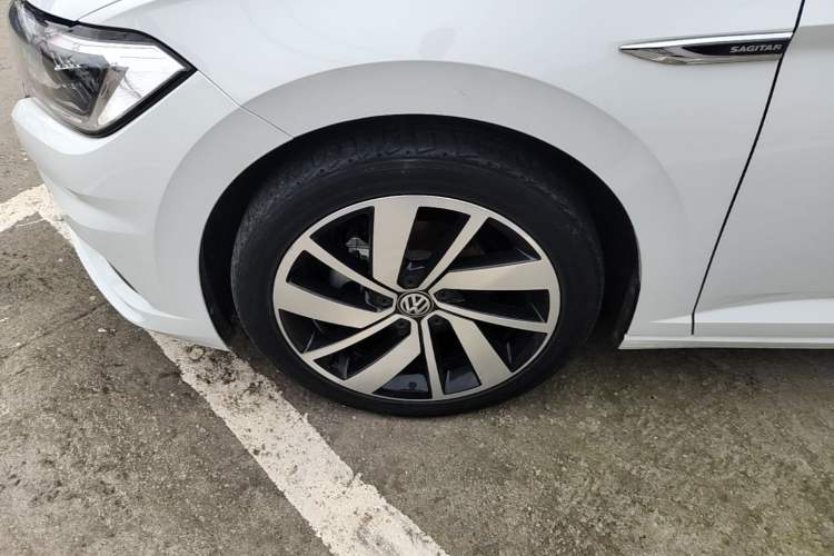 Used Volkswagen Sagitar 2022 280TSI DSG Excellence Edition Left Front Wheel Hub