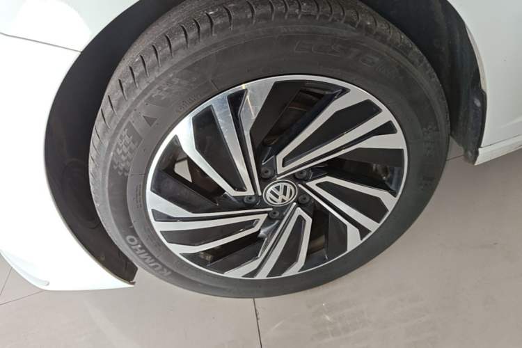 Used Volkswagen Sagitar 2022 280TSI DSG Excellence Edition Left Front Wheel Hub