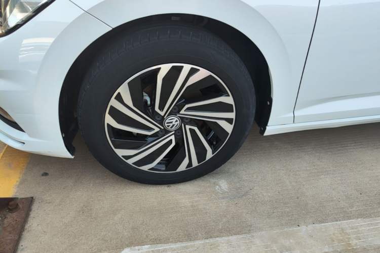 Used Volkswagen Sagitar 2022 280TSI DSG Flyover Edition Left Front Wheel Hub