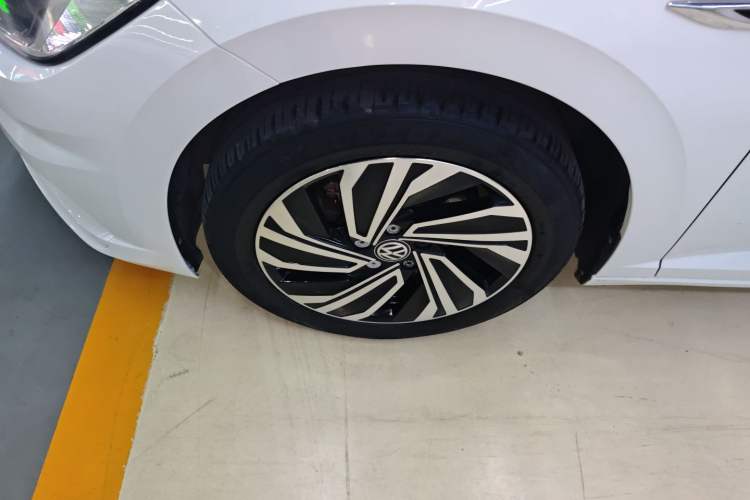 Used Volkswagen Sagitar 2022 280TSI DSG Flyover Edition Left Front Wheel Hub