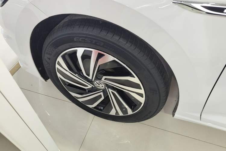 Used Volkswagen Sagitar 2022 280TSI DSG Excellence Edition Left Front Wheel Hub