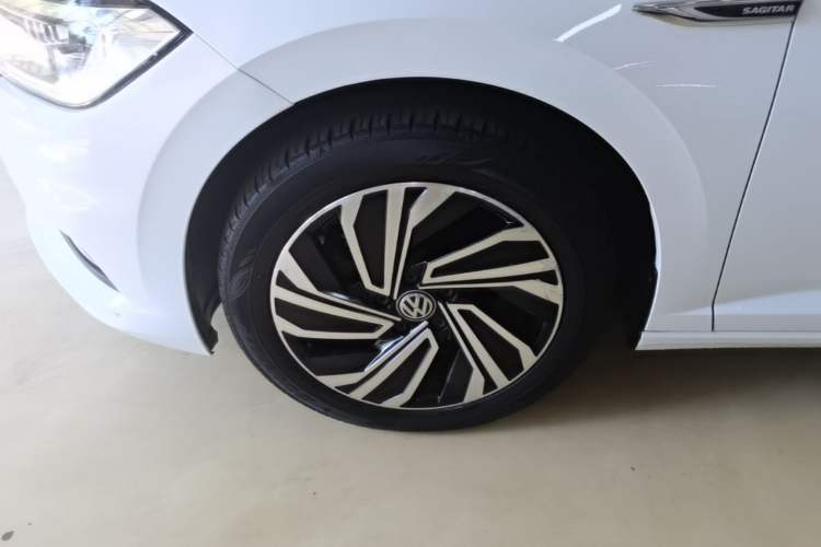 Used Volkswagen Sagitar 2022 280TSI DSG Excellence Edition Left Front Wheel Hub