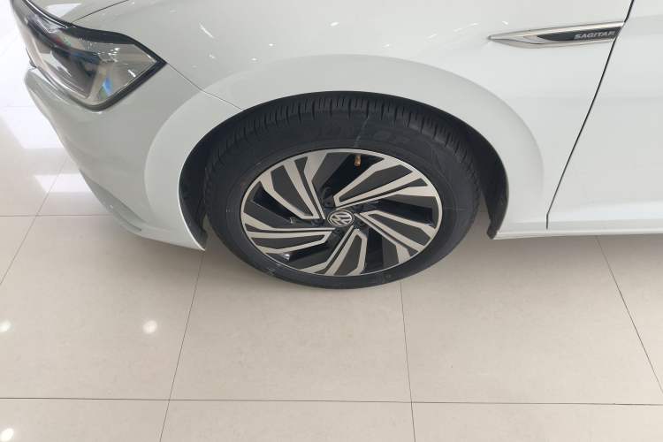 Used Volkswagen Sagitar 2022 280TSI DSG Flyover Edition Left Front Wheel Hub