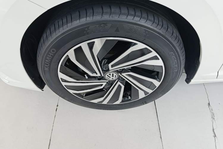 Used Volkswagen Sagitar 2022 200TSI DSG Flyover Edition Left Front Wheel Hub