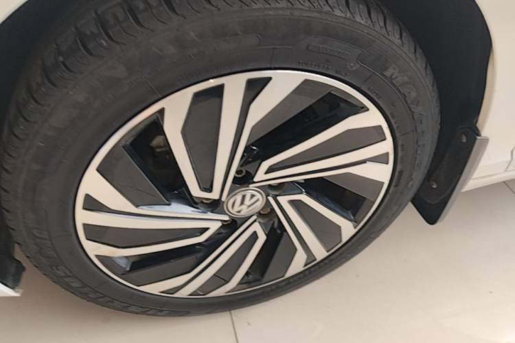 Used Volkswagen Sagitar 2022 200TSI DSG Flyover Edition Left Front Wheel Hub